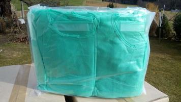 Karton (60 Stk.) Sentina Schutzmantel L&R Vlies unsteril grün